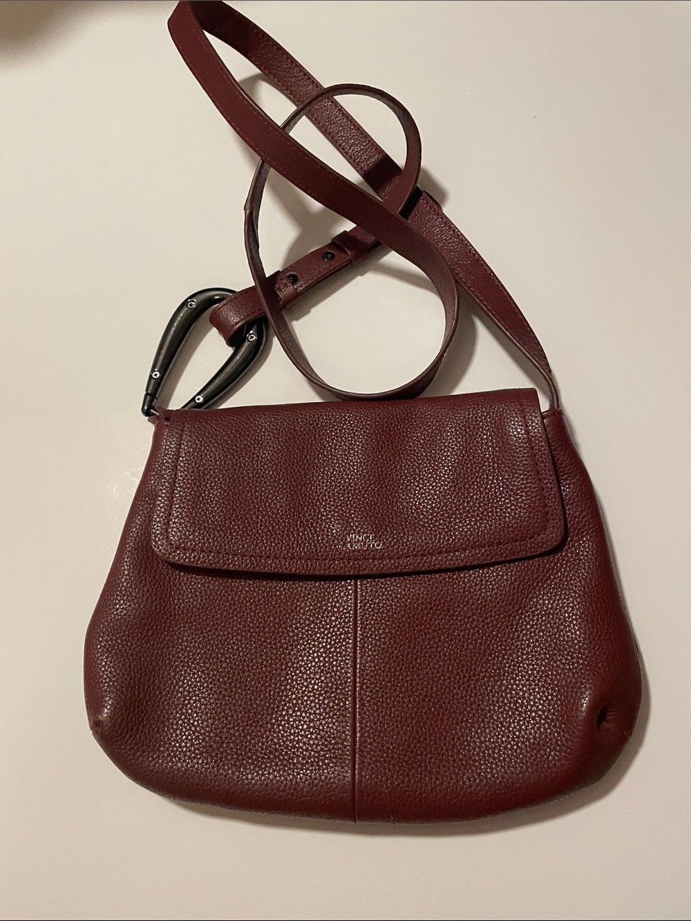 VINCE CAMUTO Crossbody Leather Bag Burgundy Adjustable Strap Snap Closure